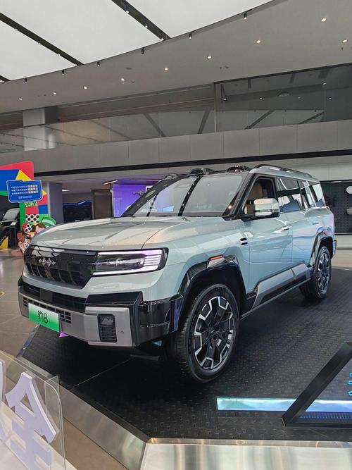 成都2比亚迪方程豹硬派越野的爆款，英菲尼迪35周年与你共成长